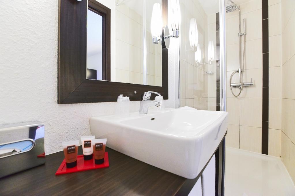 The Originals City Hotel La Verriere-Yvelines מראה חיצוני תמונה