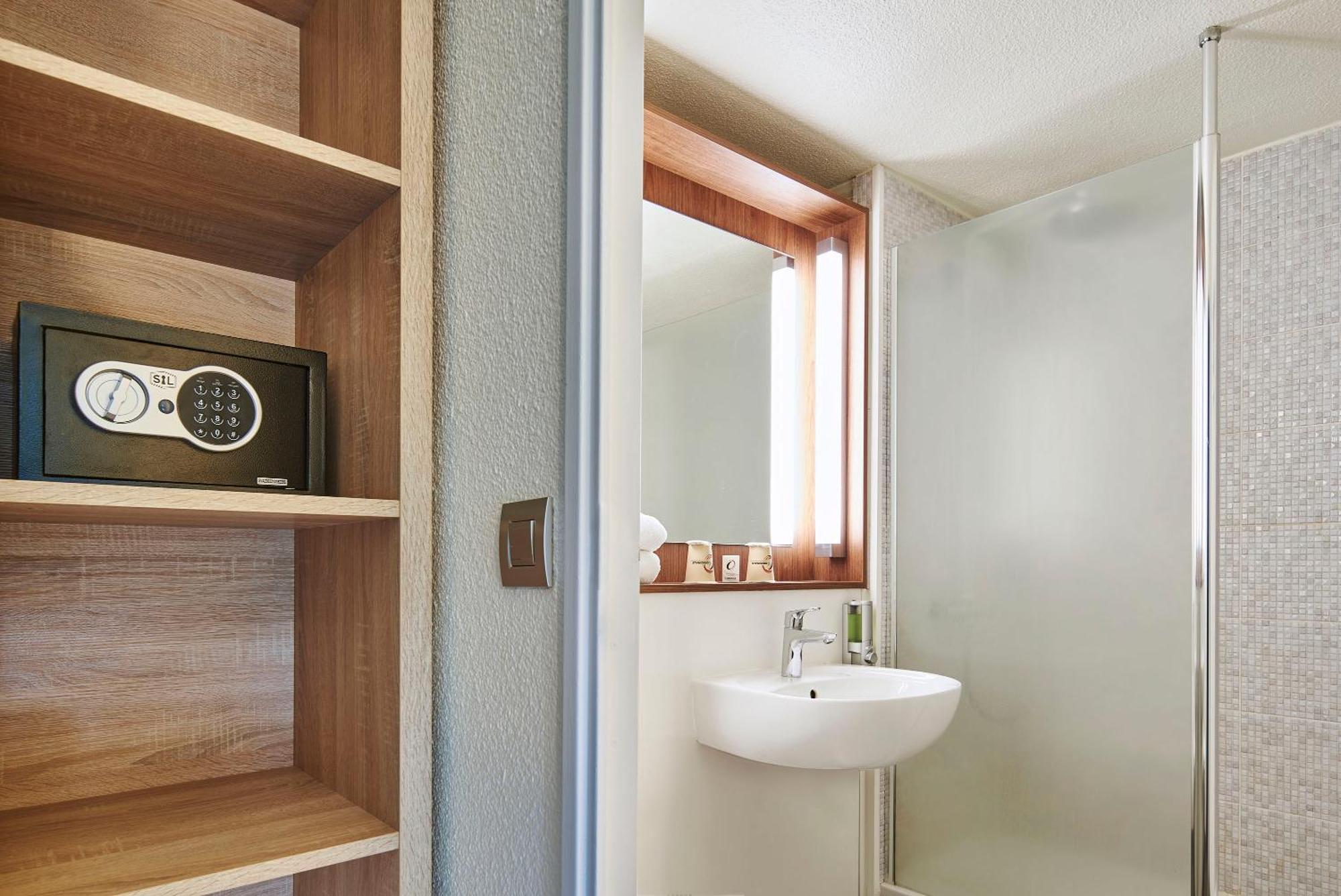 The Originals City Hotel La Verriere-Yvelines מראה חיצוני תמונה